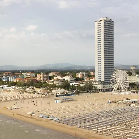 Attico Sul Mare Al 30esimo Piano Appartement